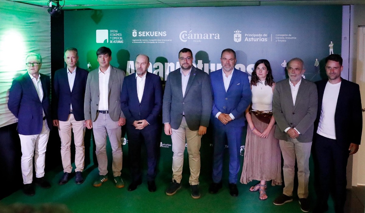 Participantes nel alcuentru Amar Asturias celebráu en Madrid sobre talentu y rellación cola diáspora asturiana.