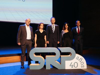 Representantes empresariales y de la Sociedad Rexonal de Promoción nun actu institucional.