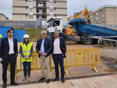 Ovidio Zapico con otros representantes institucionales nuna visita a unes obres públiques.