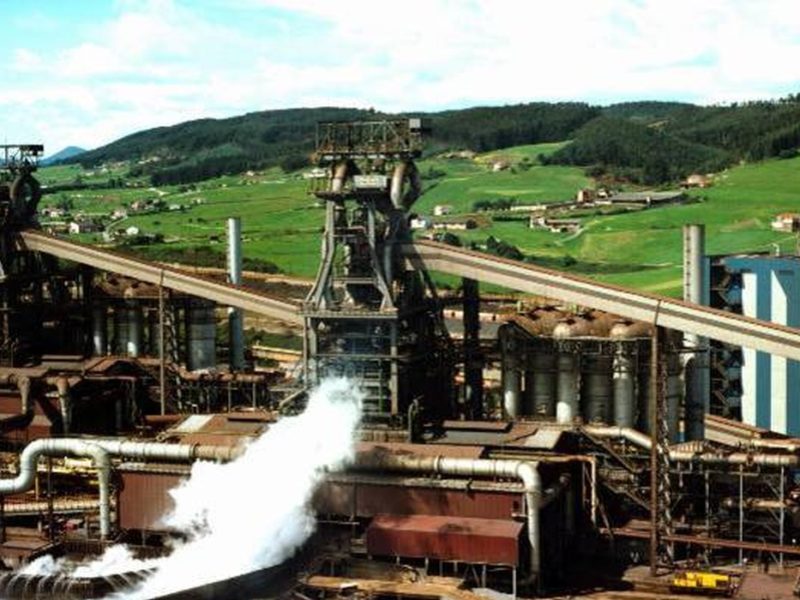 Actividá empresarial n’Asturies, onde se constituyeron 1.192 sociedaes ente xineru y agostu de 2026.