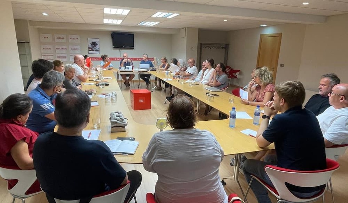 Procesu de primaries del PSOE de Xixón, que queda con trés aspirantes tres la retirada d’Iván Álvarez Raja.