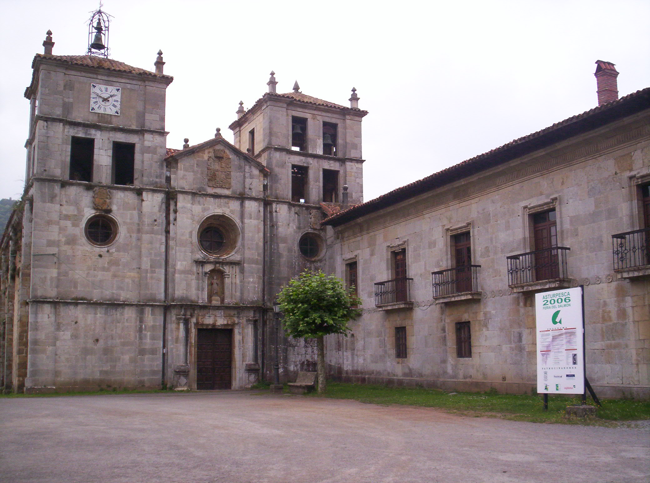 Monasteriu de San Salvador de Corniana, nuna semeya de 2006.